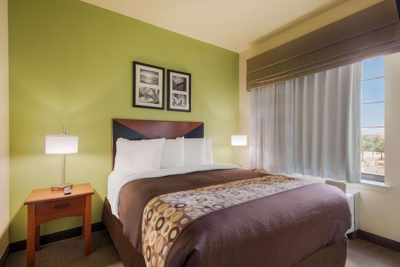 Surestay Plus Hotel By Best Western Near Seaworld San Antonio Kültér fotó